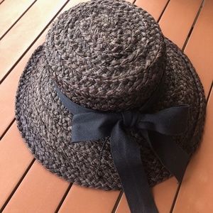 Helen Kaminski Raffia Hat - Brown.  Like New